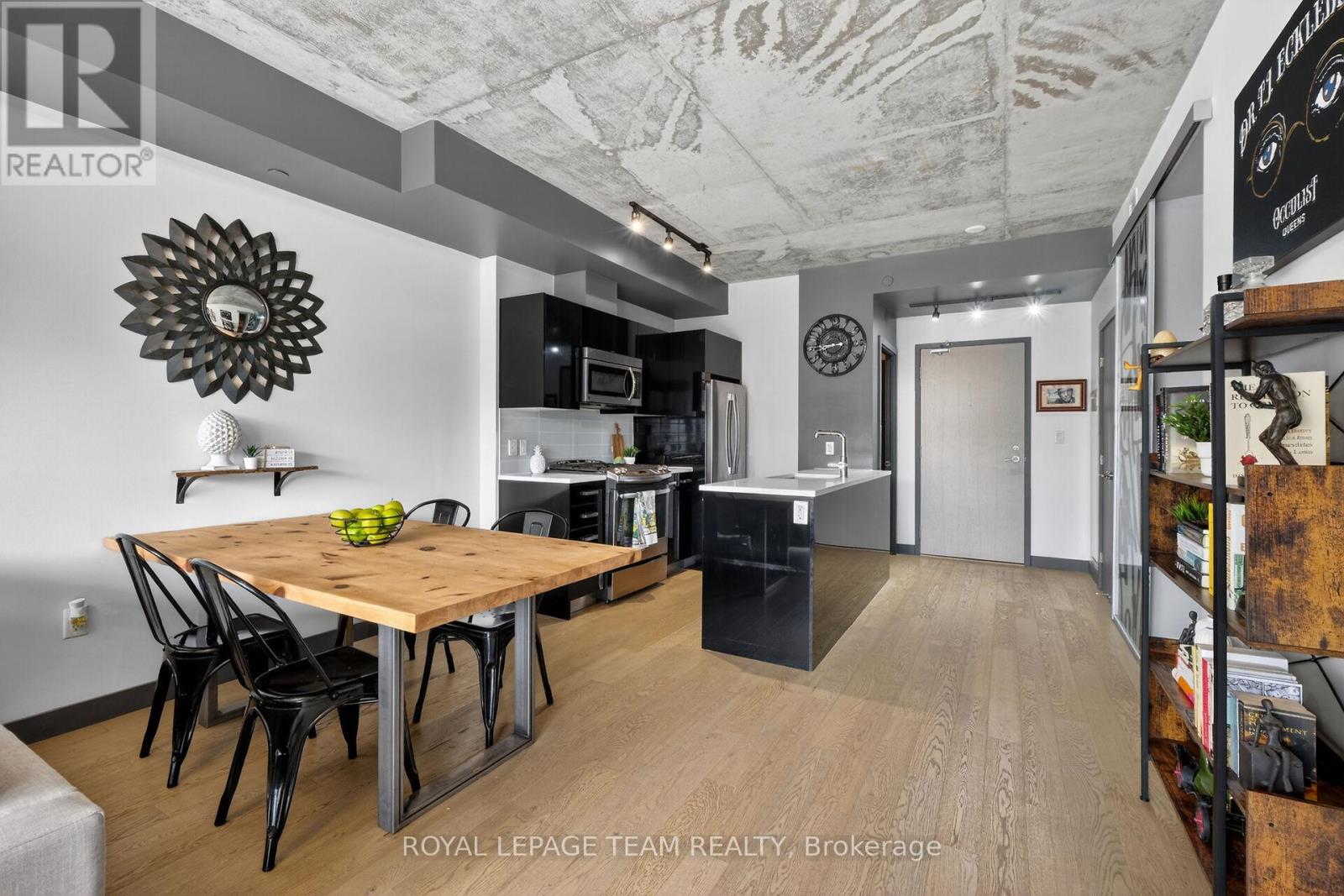 307 - 224 Lyon Street N