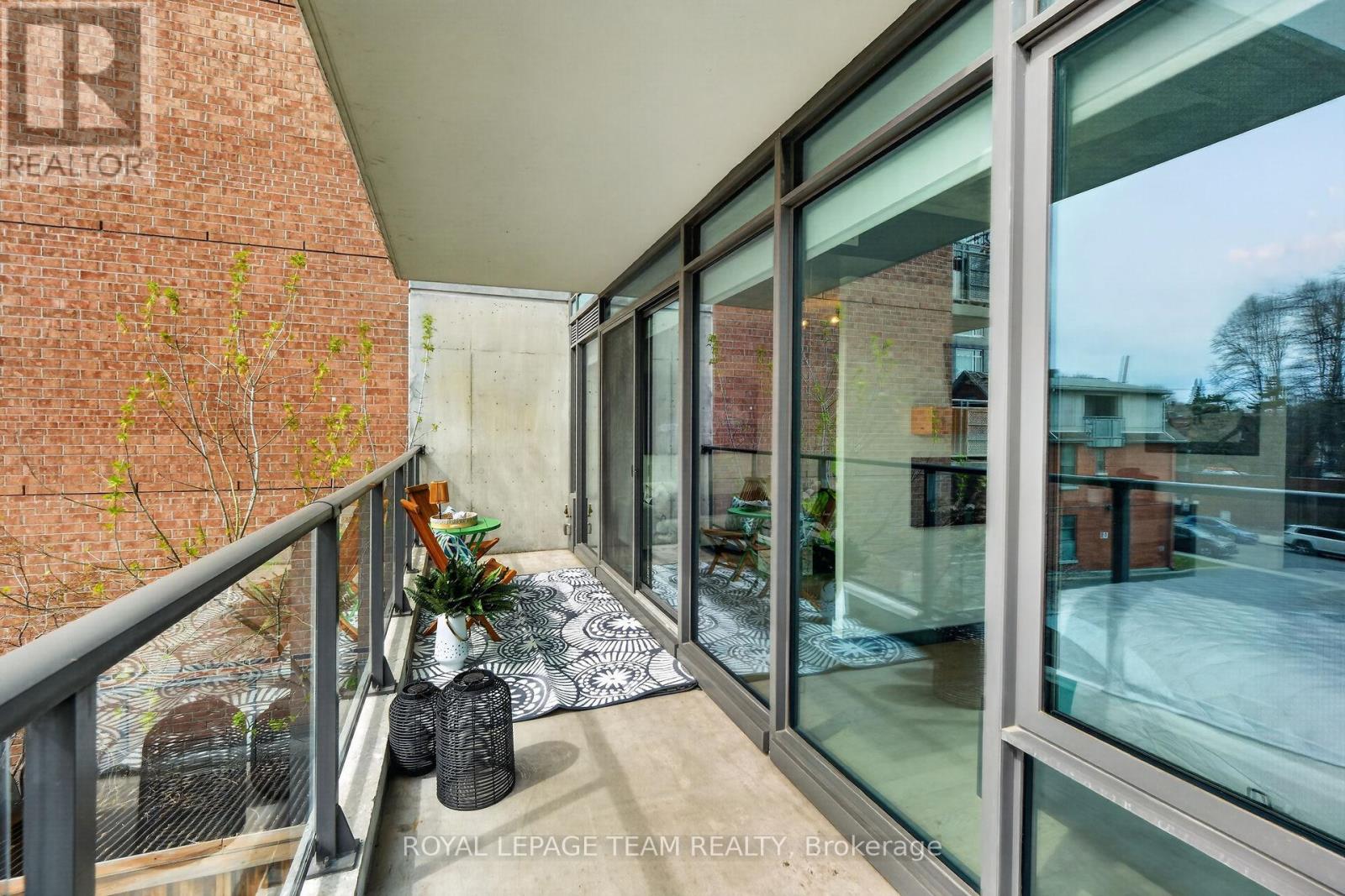 307 - 224 Lyon Street N