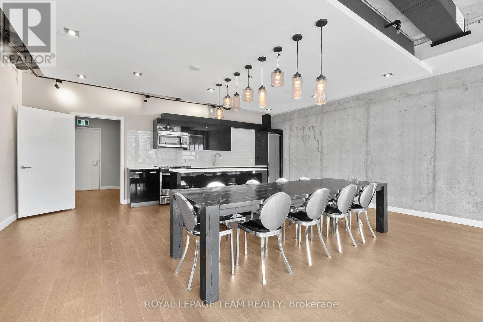307 - 224 Lyon Street N