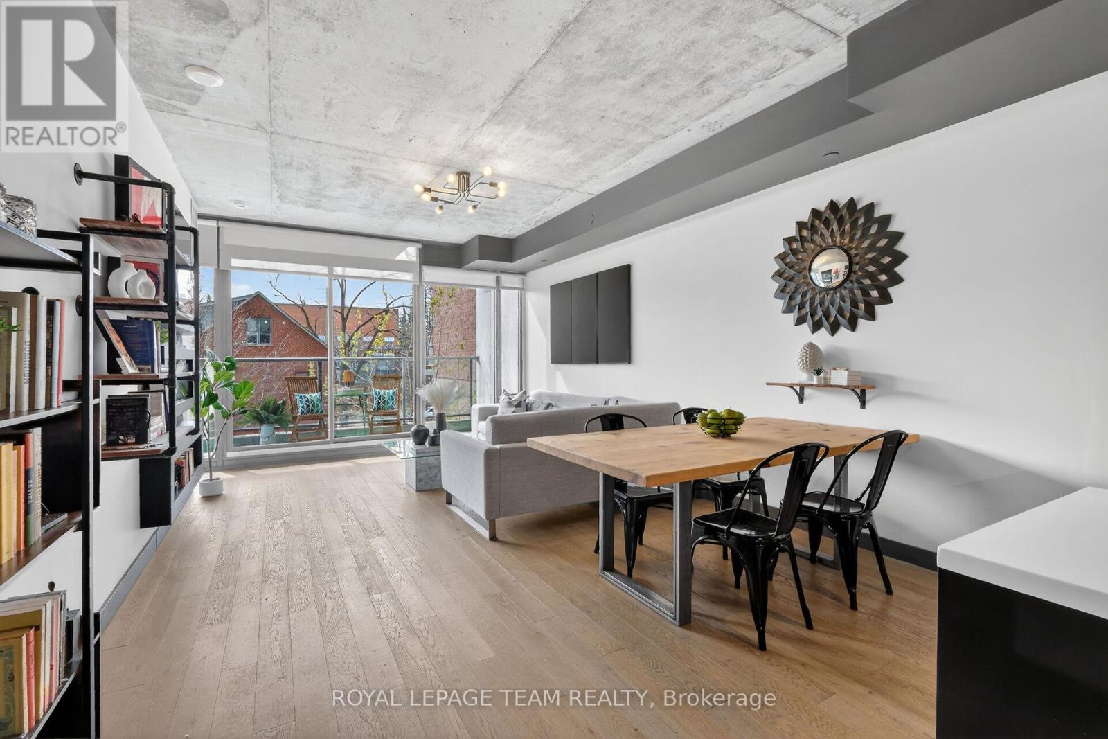 307 - 224 Lyon Street N