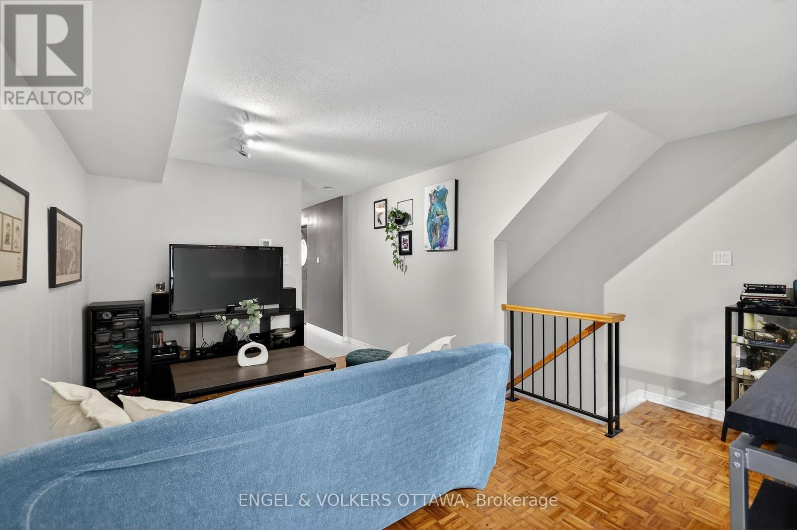 272 King Edward Avenue