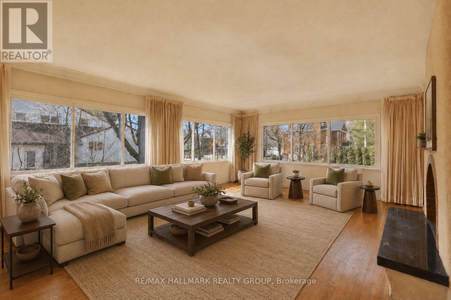 570 Minto Place