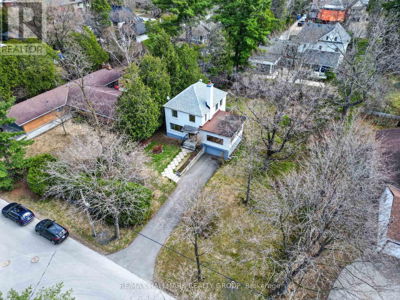 570 Minto Place