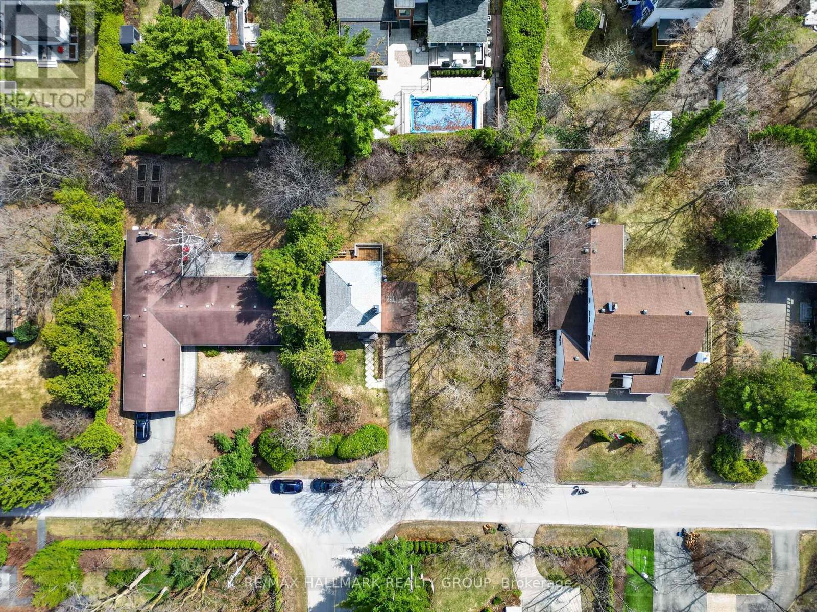 570 Minto Place
