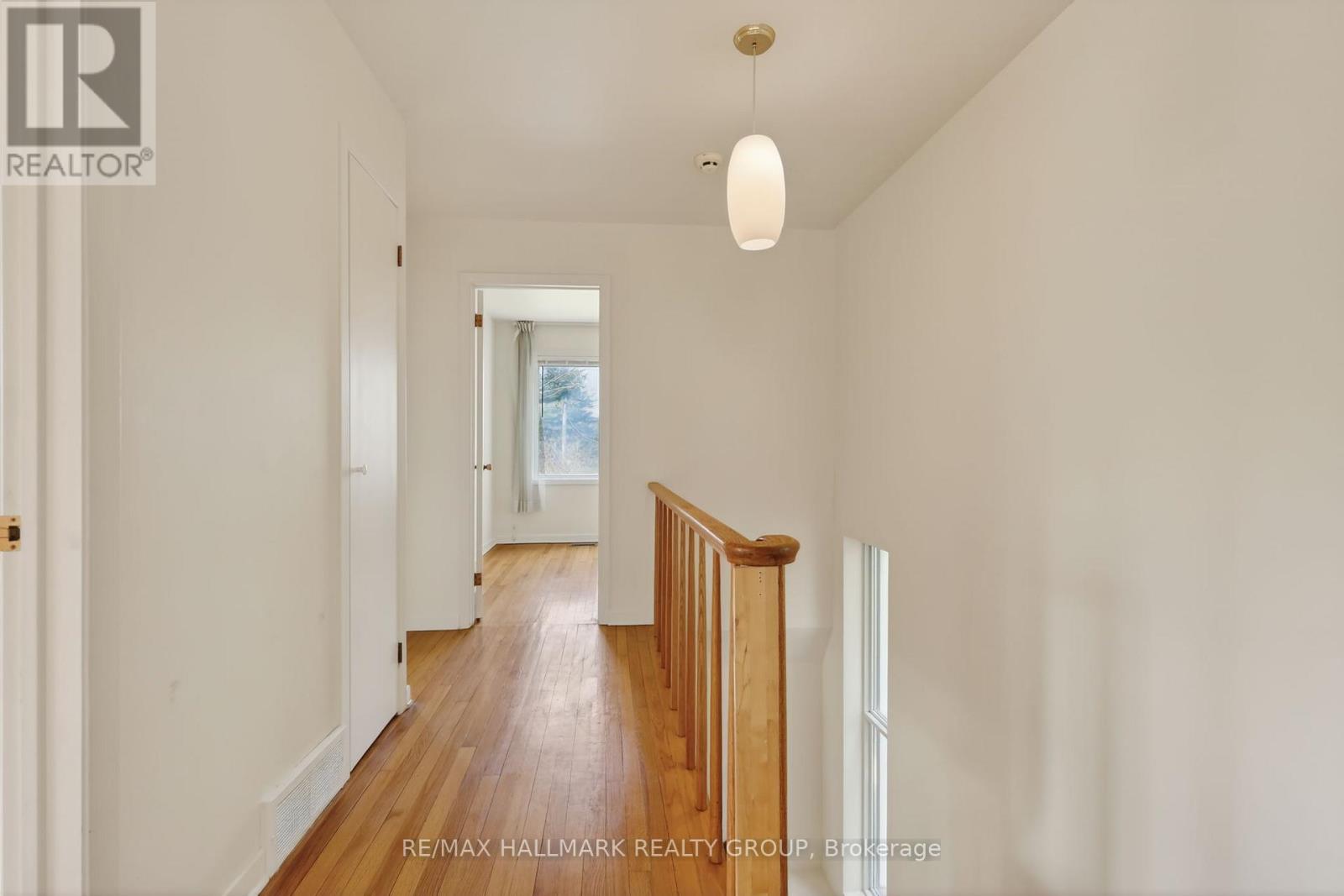 570 Minto Place