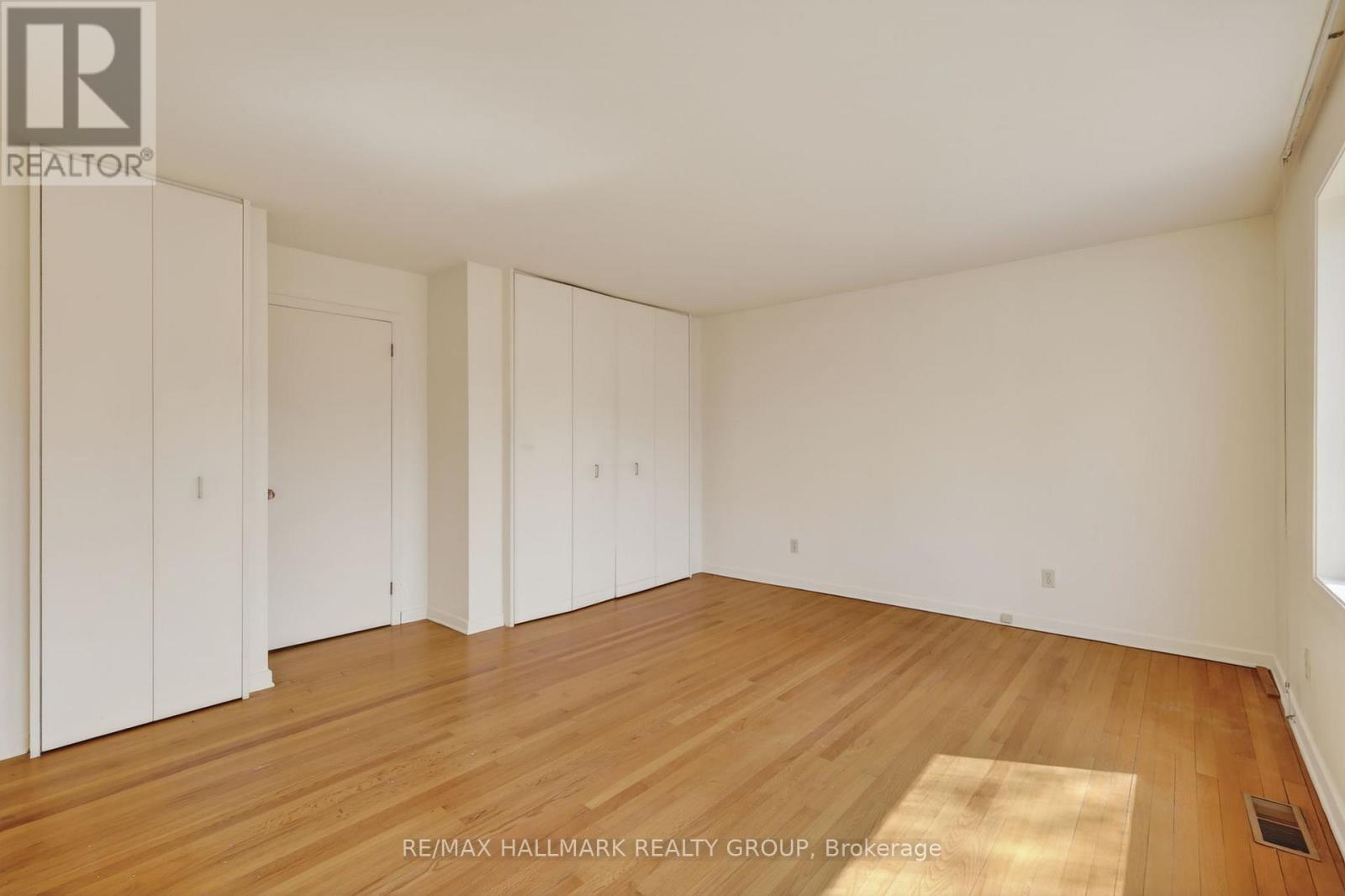570 Minto Place