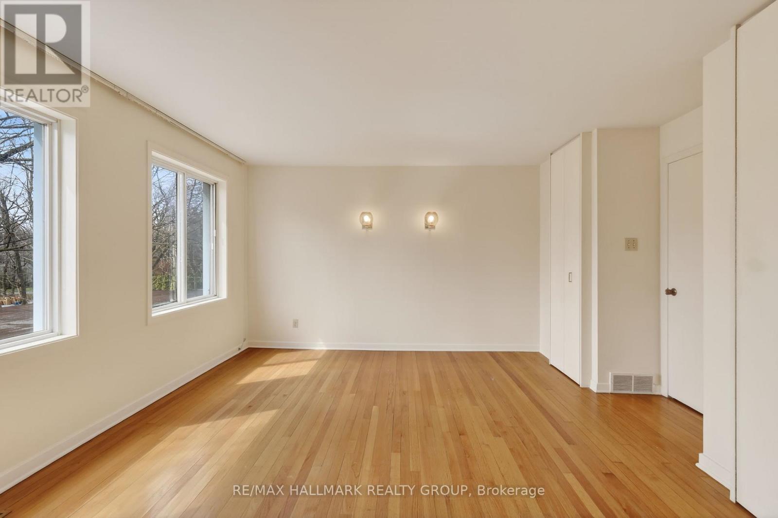 570 Minto Place