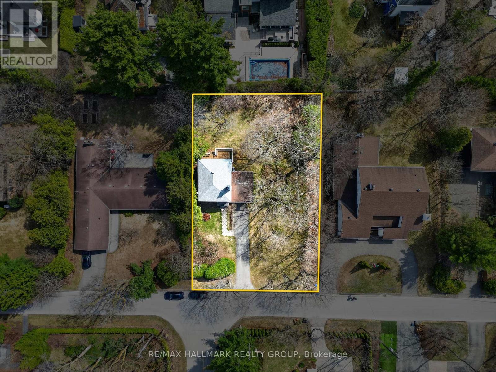 570 Minto Place