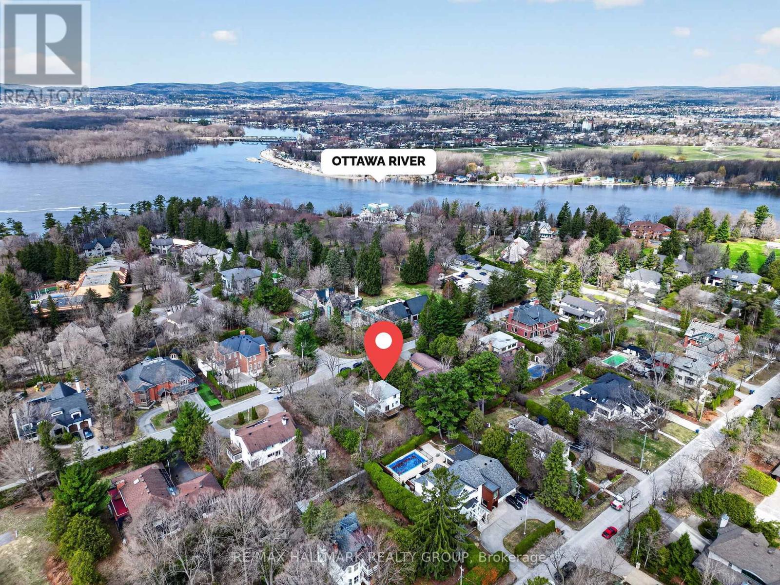 570 Minto Place