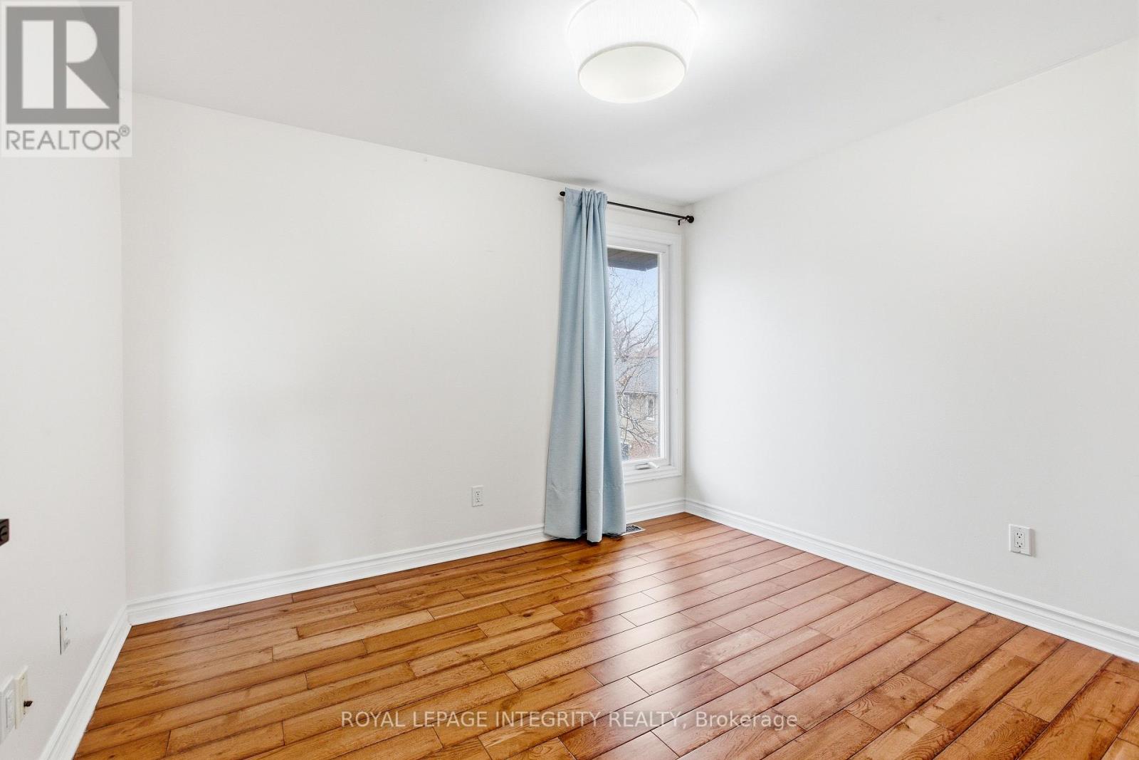 33 - 3205 Uplands Drive