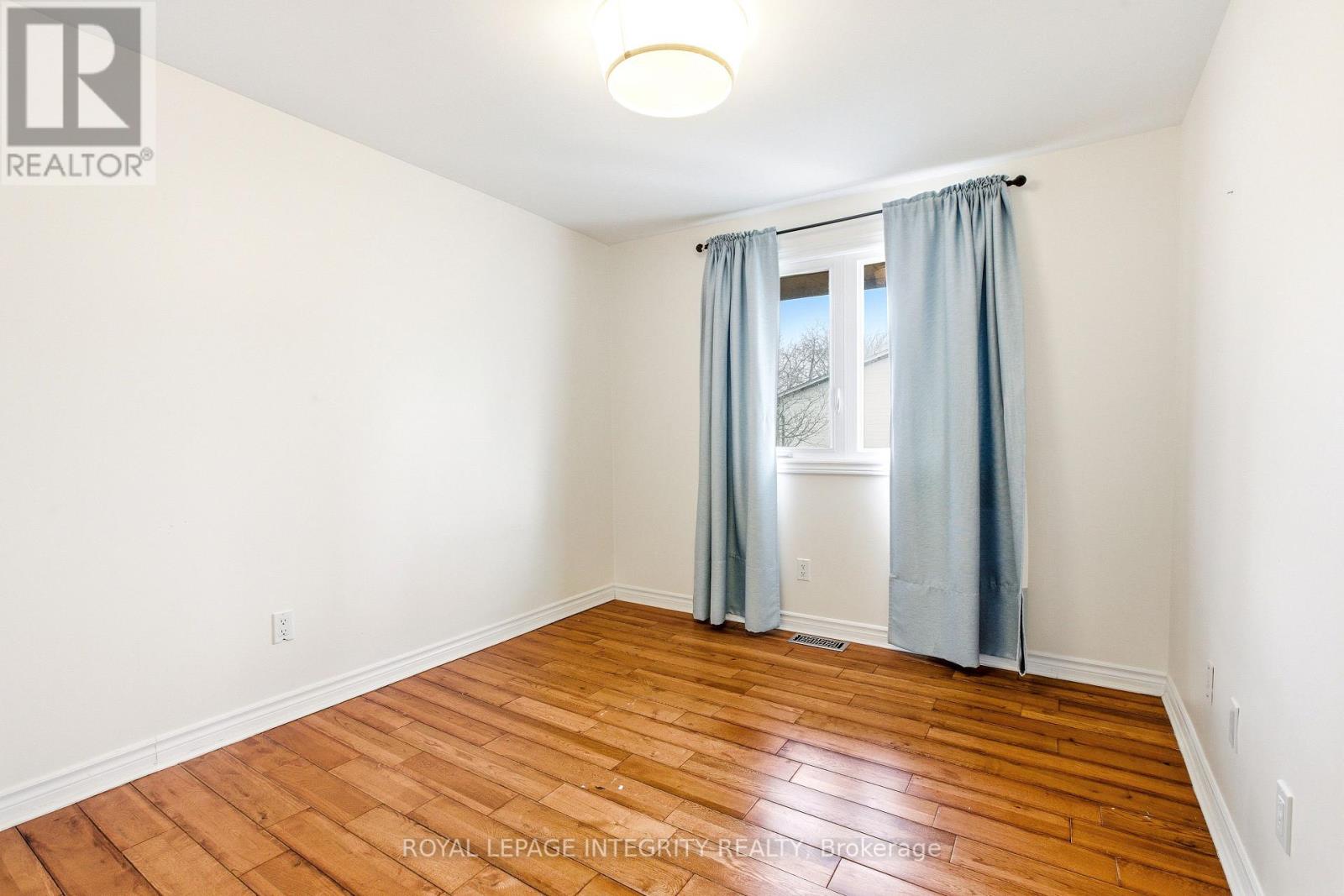 33 - 3205 Uplands Drive