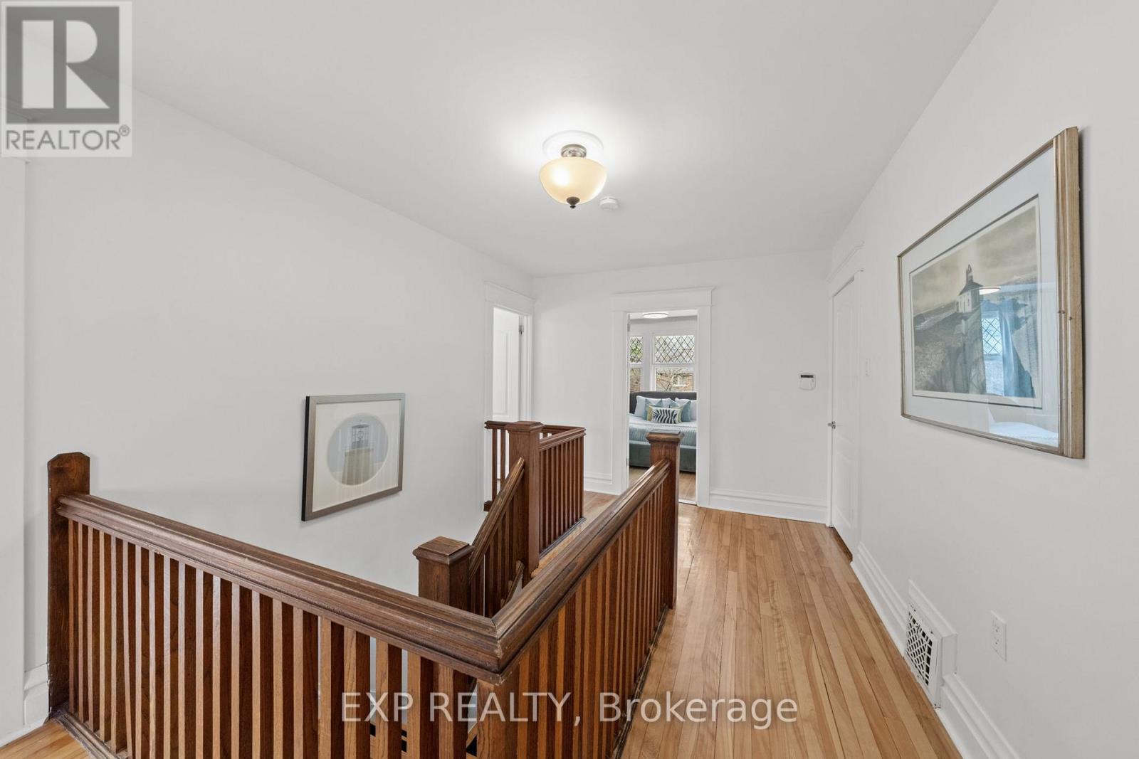 10 Lakeside Avenue