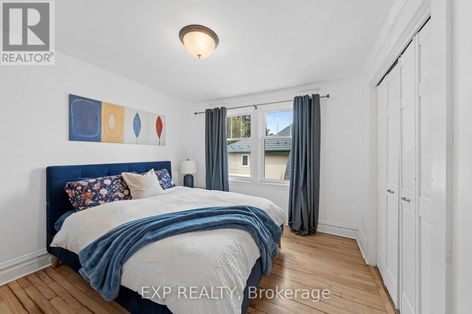 10 Lakeside Avenue
