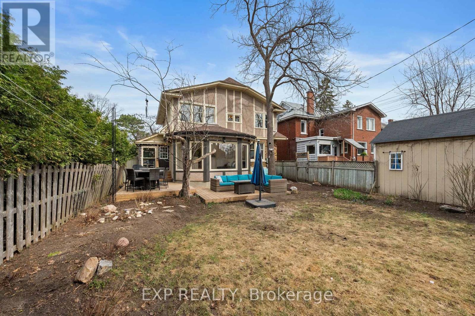 10 Lakeside Avenue