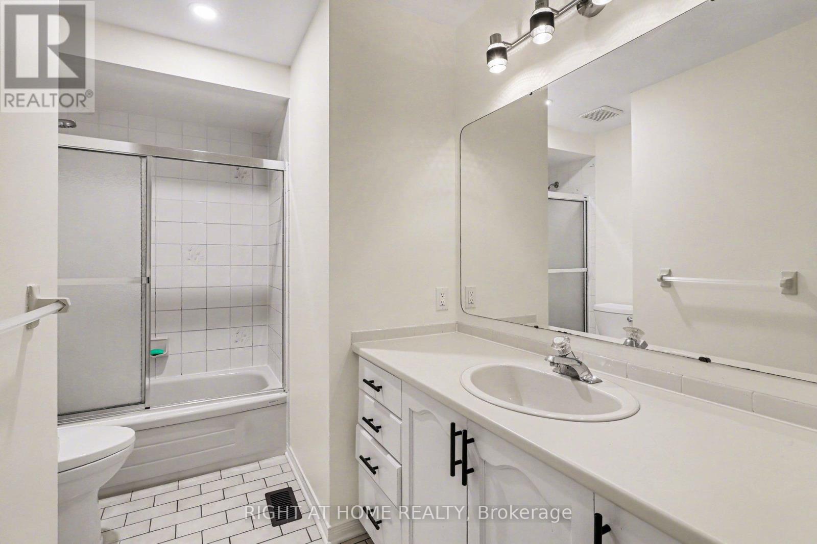29 - 26 Wrenwood Crescent