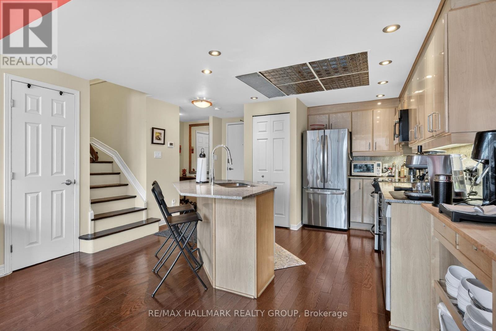 1401 - 134 York Street