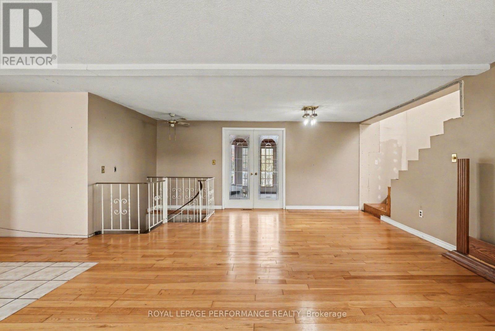 4946 Thunder Road