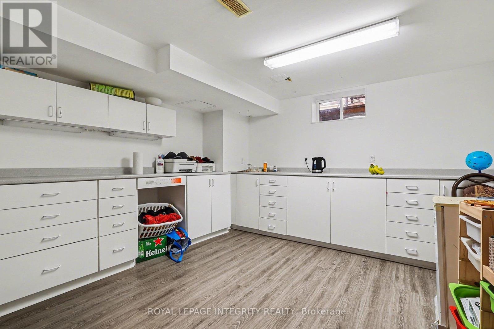 2103 Gardenway Drive