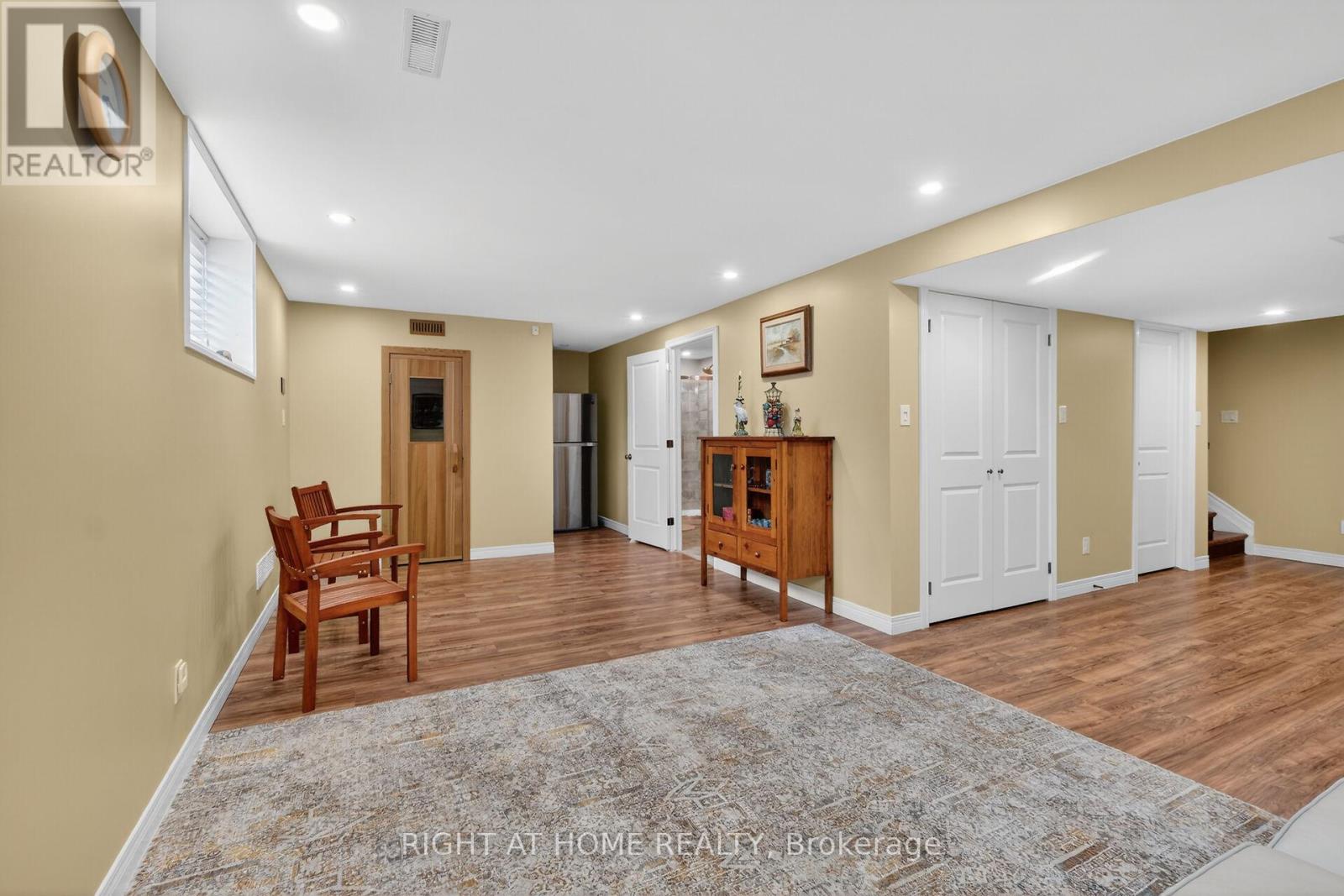 44 Hawks Landing Crescent