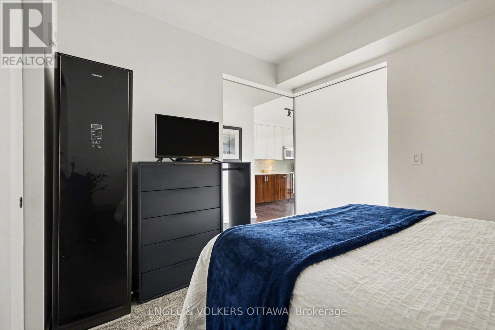 513 - 300 Lisgar Street