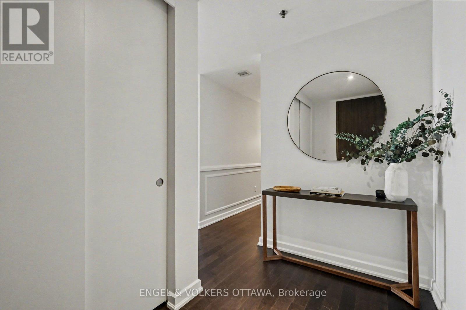 513 - 300 Lisgar Street