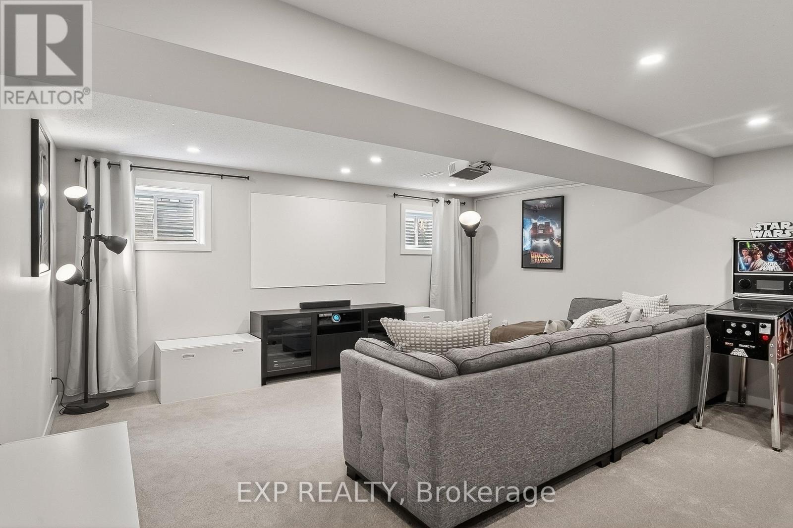 909 Lesage Way
