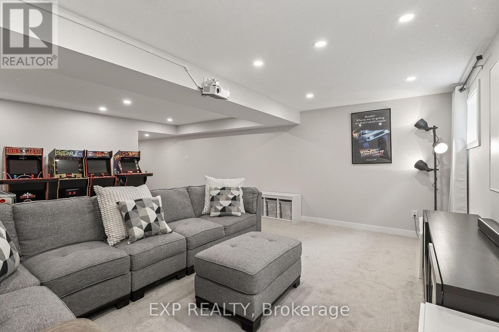 909 Lesage Way