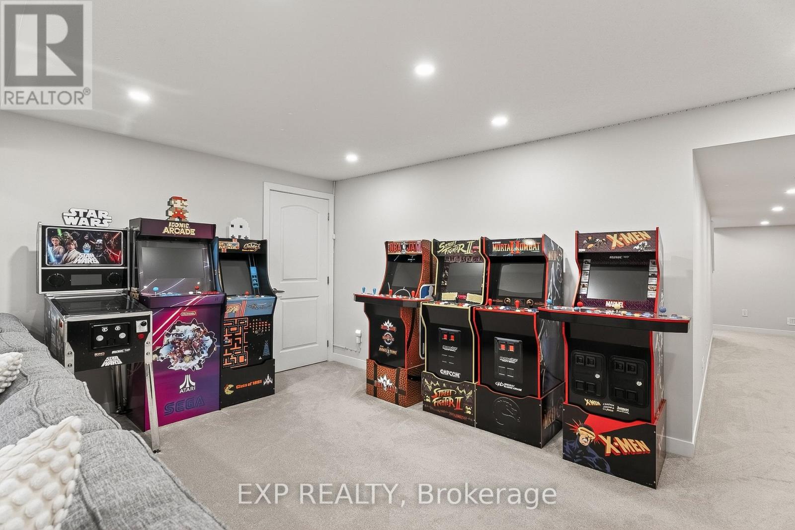 909 Lesage Way