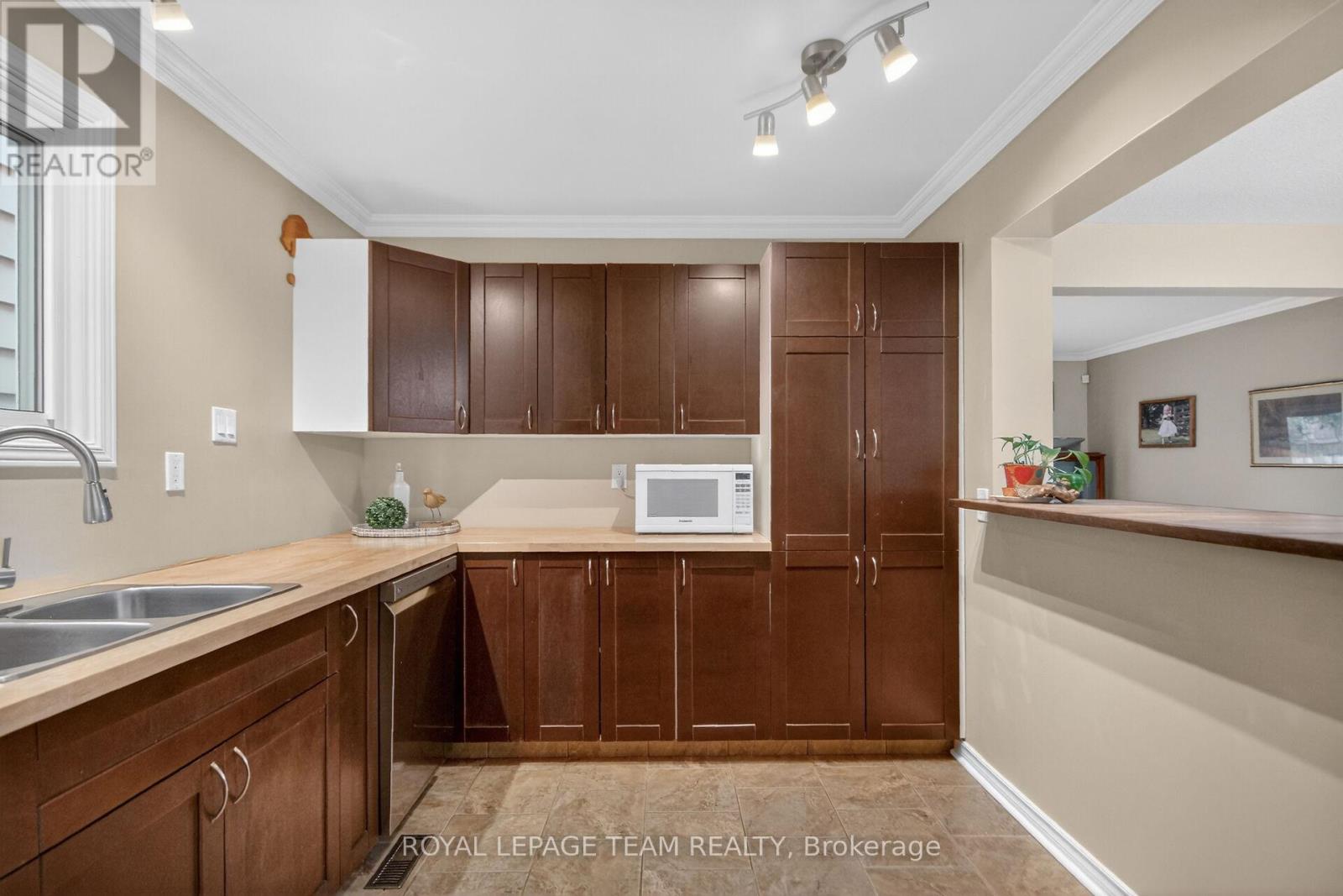 14 - 19 Trafford Lane W