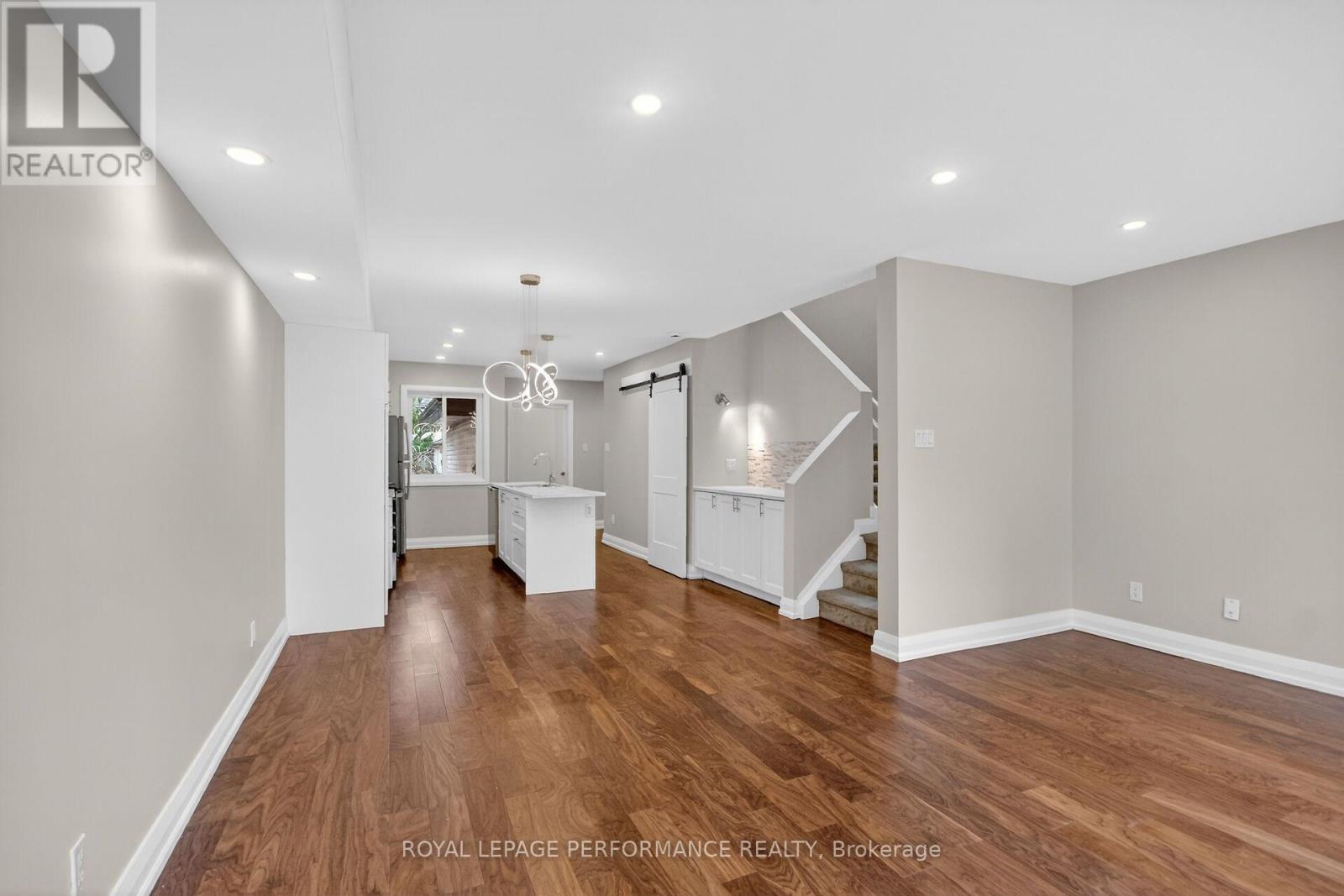 34 Dignard Street