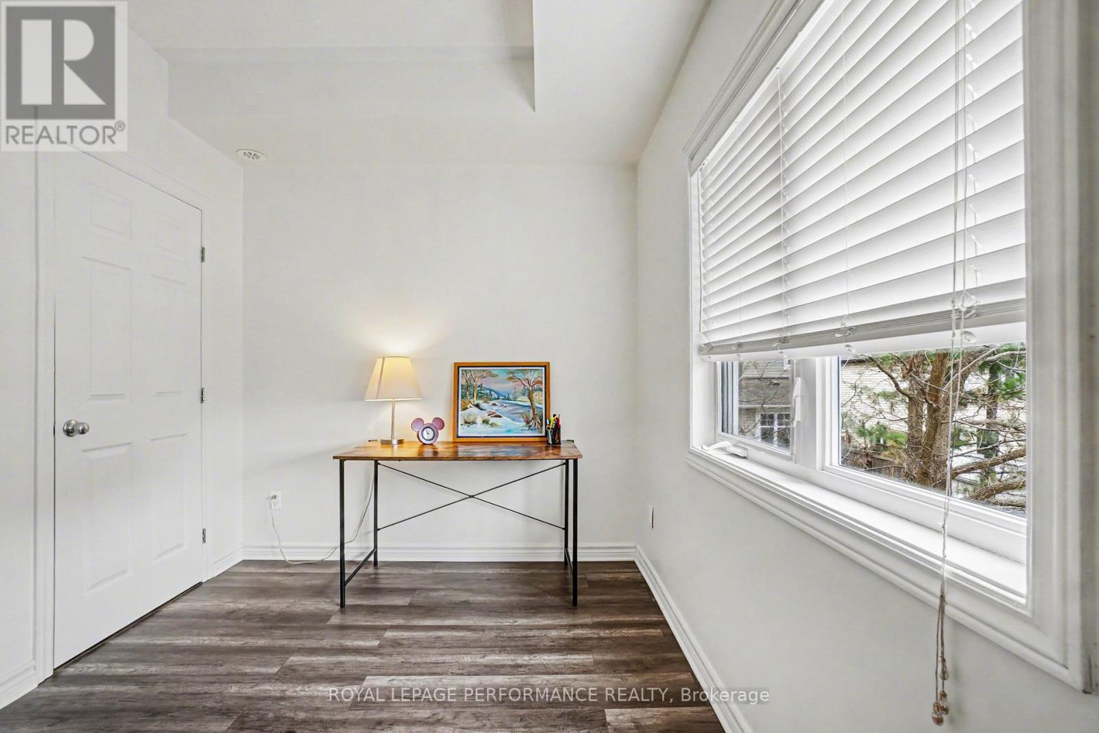 F - 151 Mocha Private