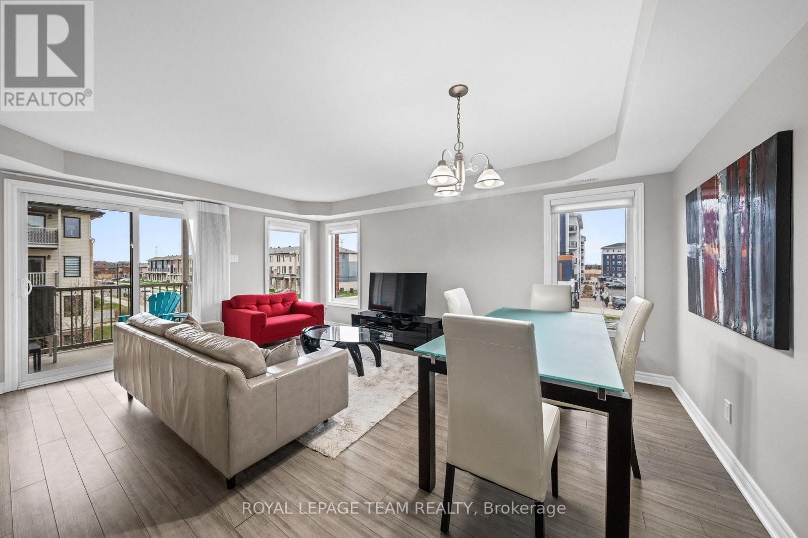 6 - 215 Bluestone Private