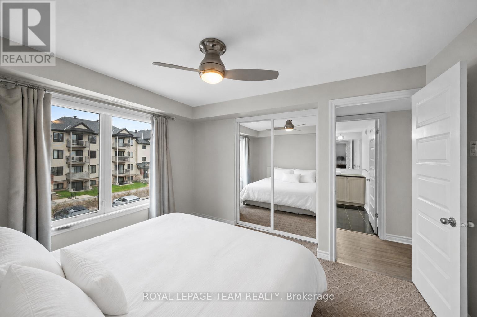 6 - 215 Bluestone Private