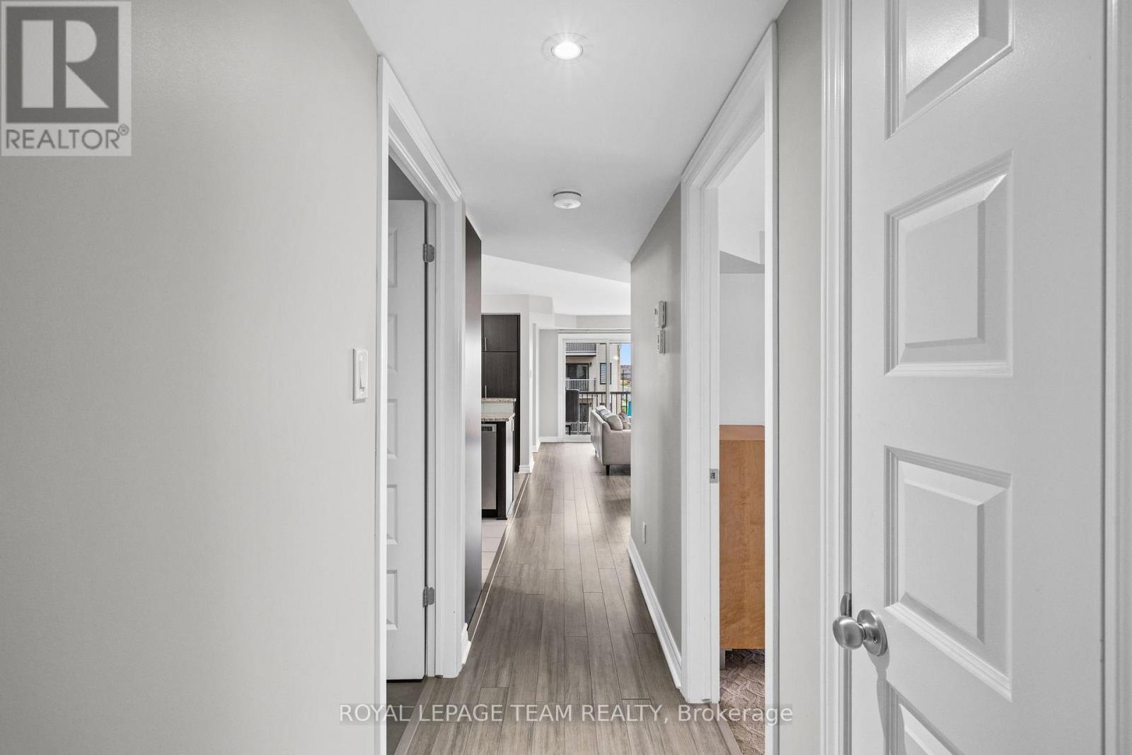 6 - 215 Bluestone Private
