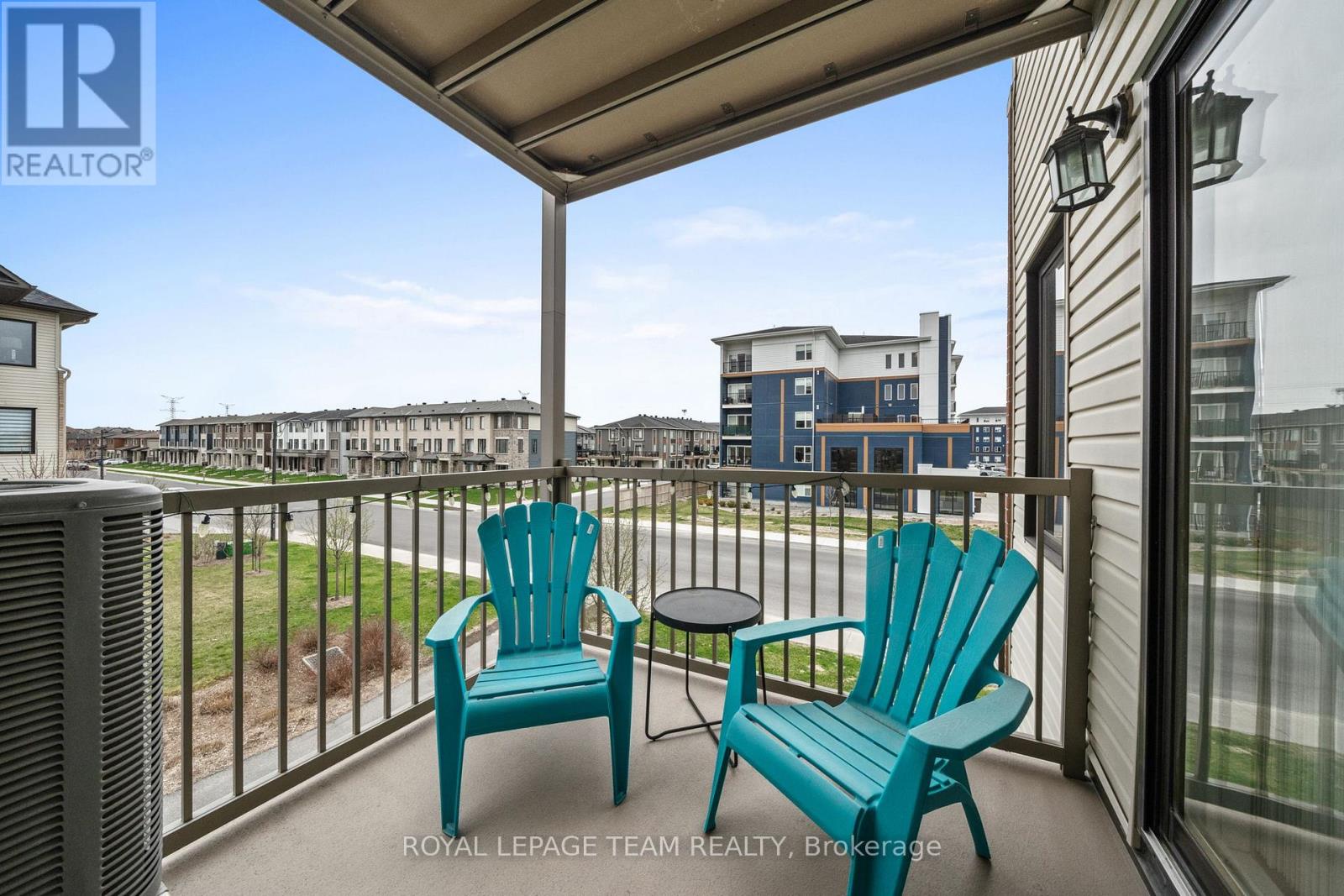 6 - 215 Bluestone Private