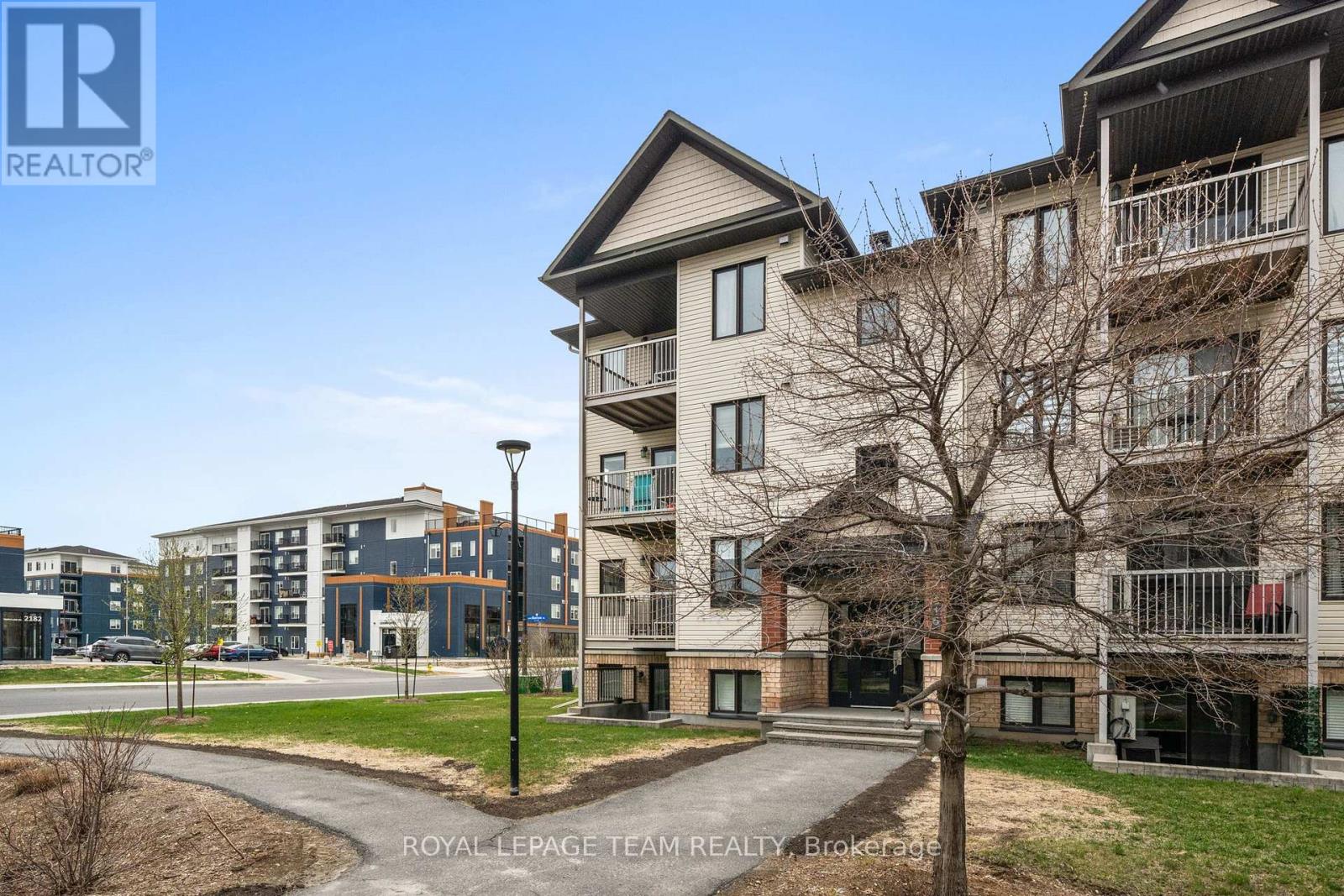 6 - 215 Bluestone Private