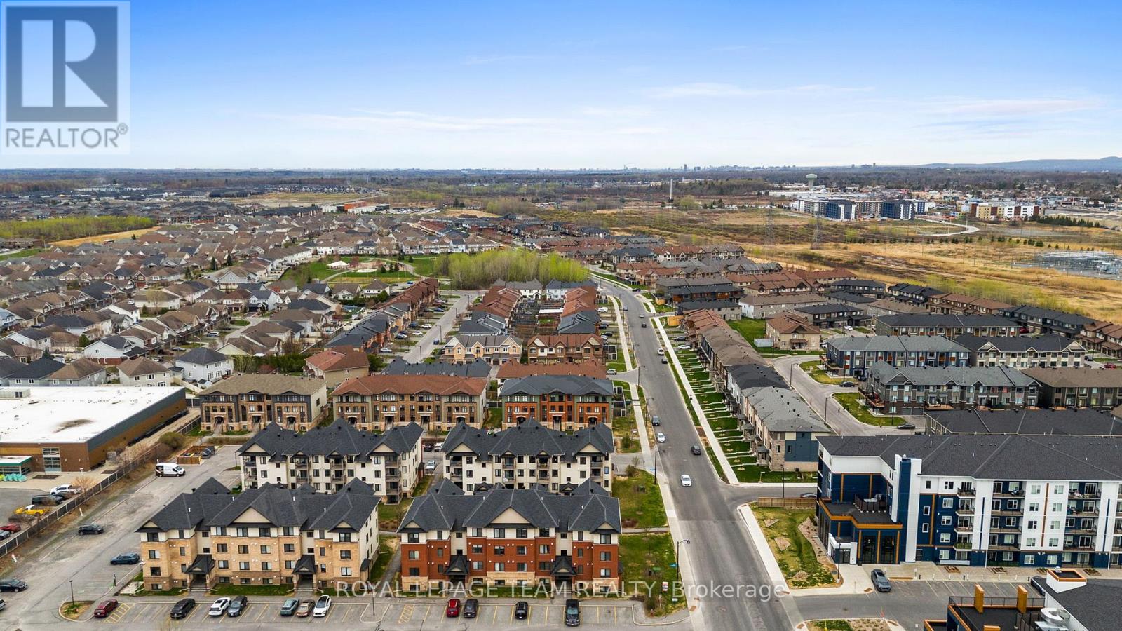 6 - 215 Bluestone Private