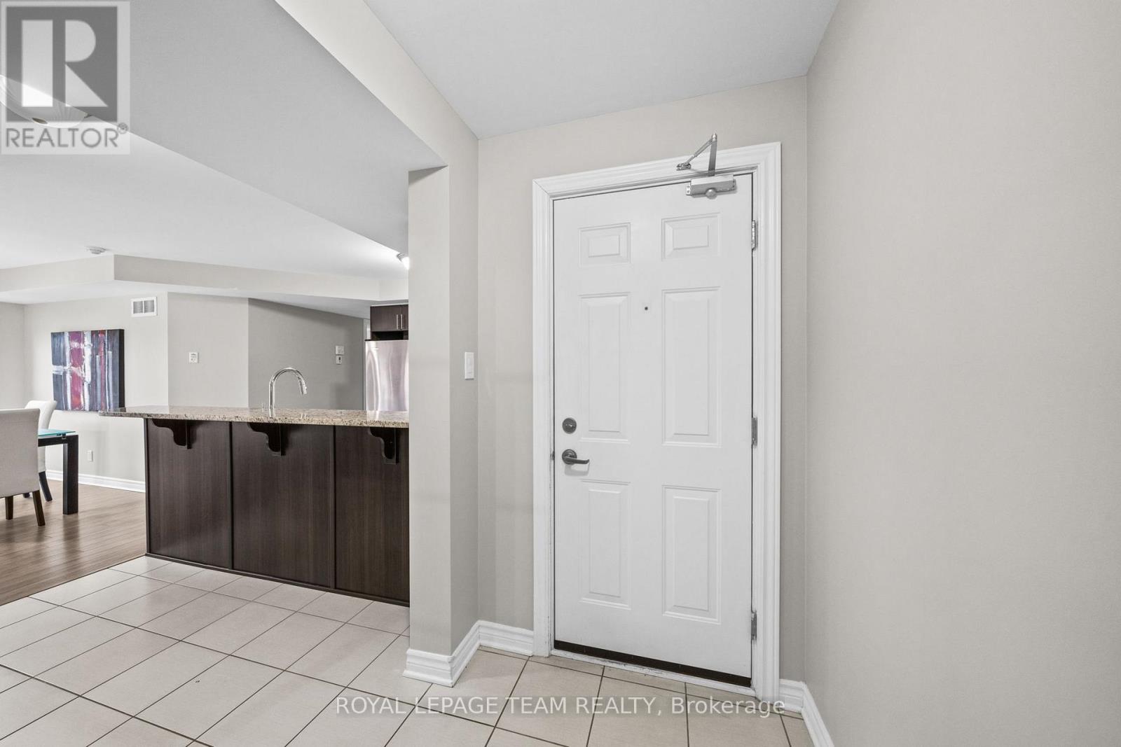 6 - 215 Bluestone Private