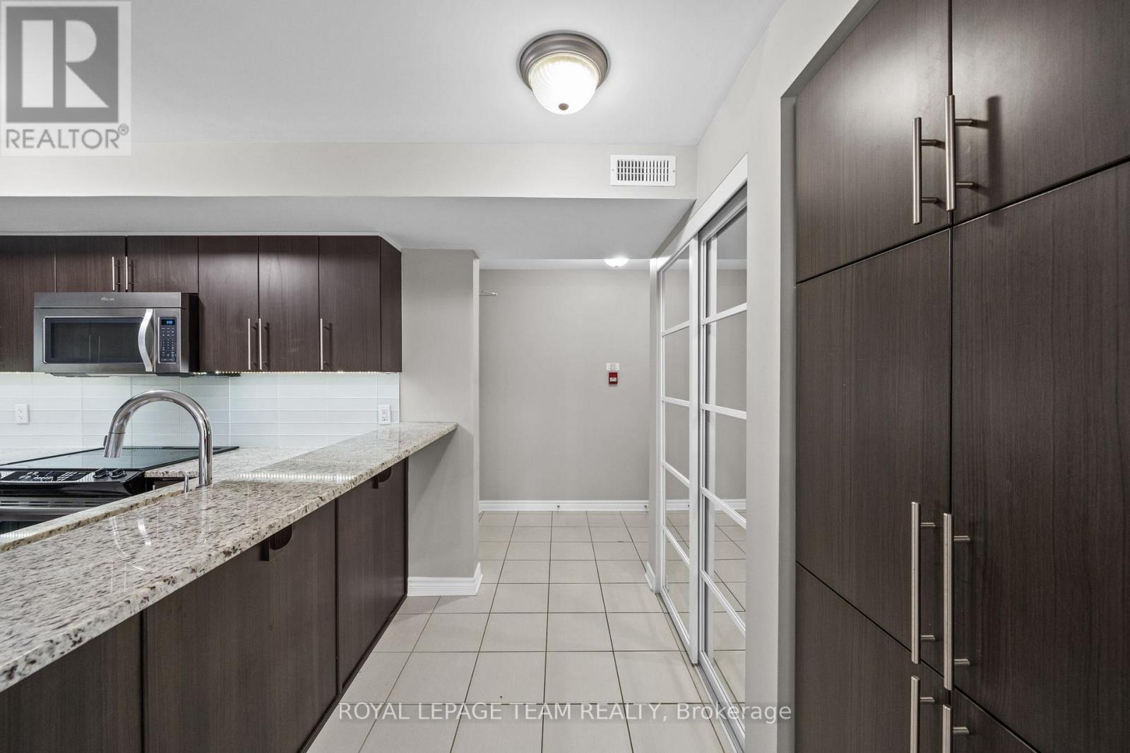 6 - 215 Bluestone Private
