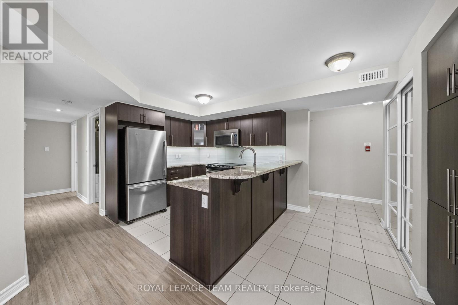 6 - 215 Bluestone Private