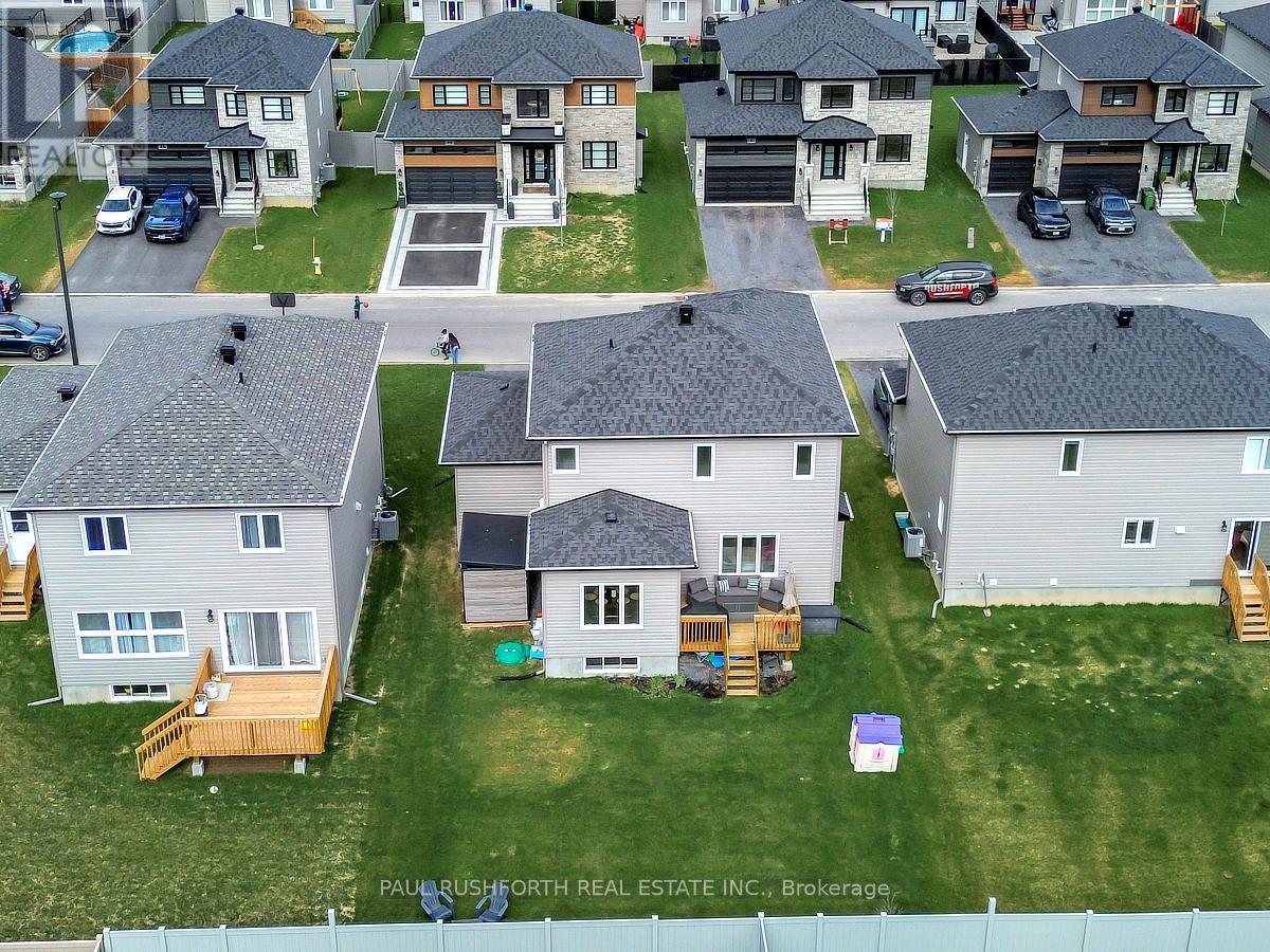 624 Geneva Crescent