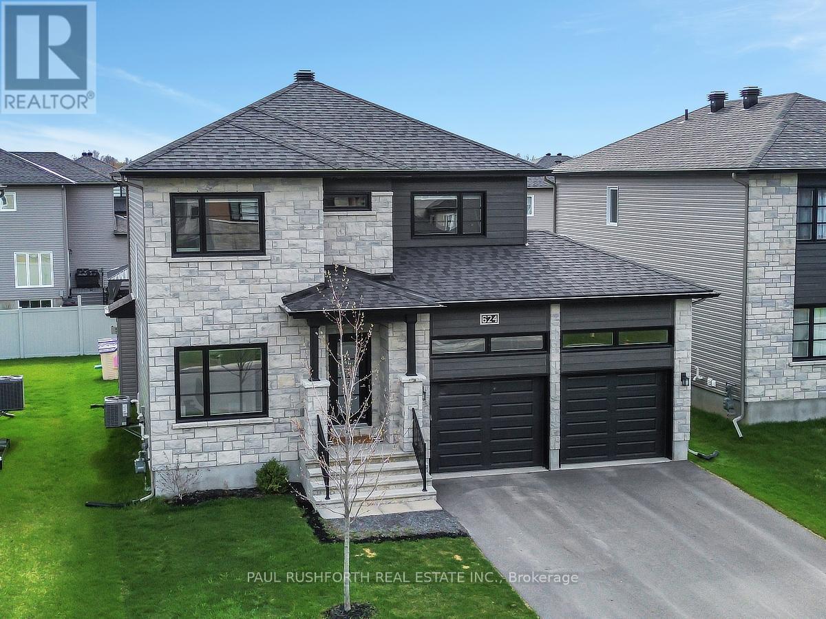 624 Geneva Crescent