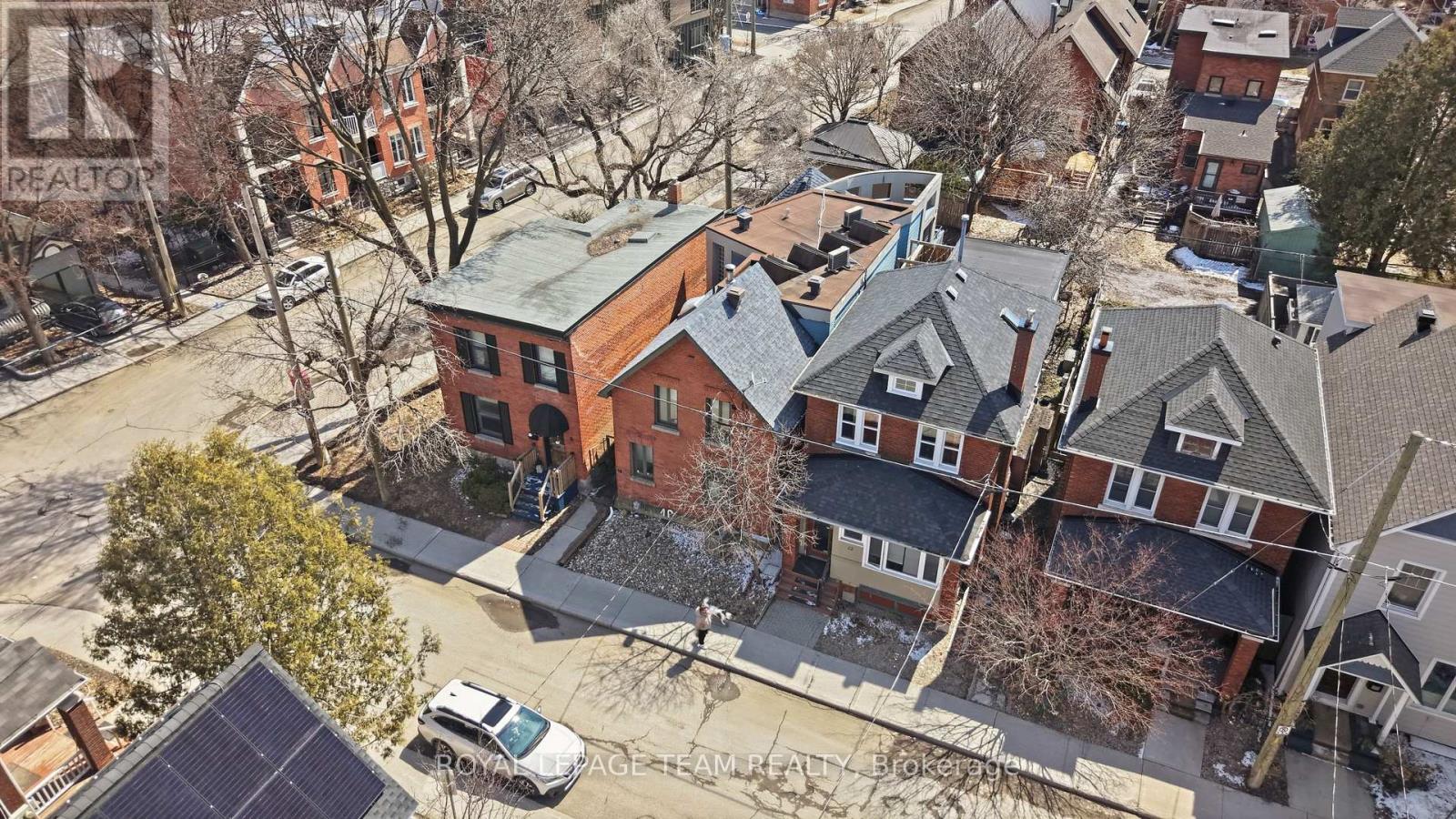 10 Lewis Street