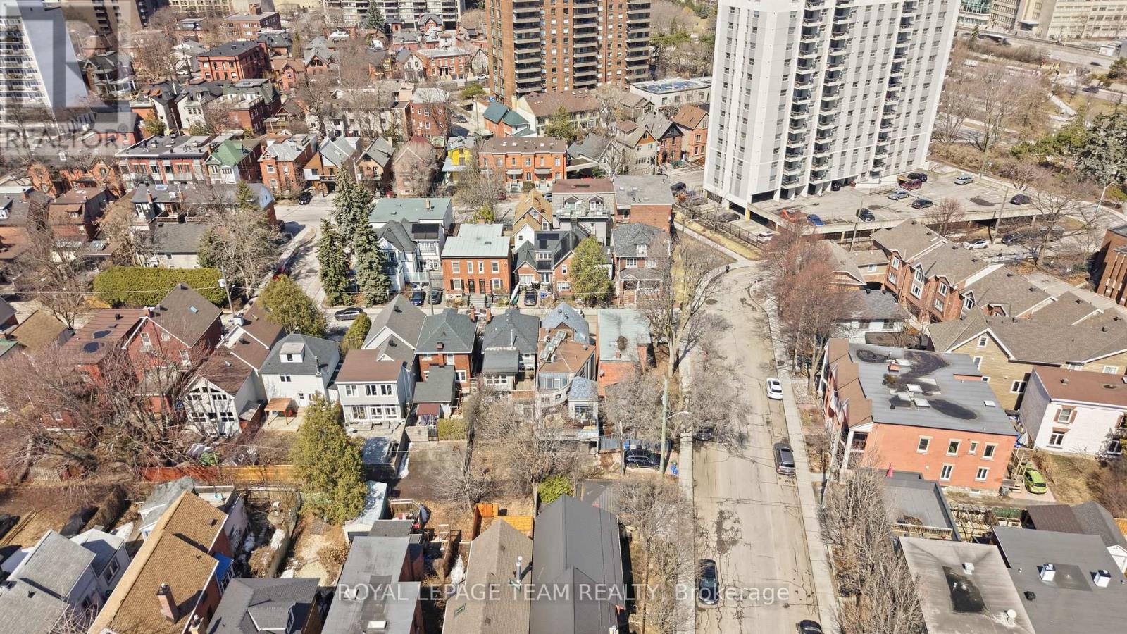 10 Lewis Street
