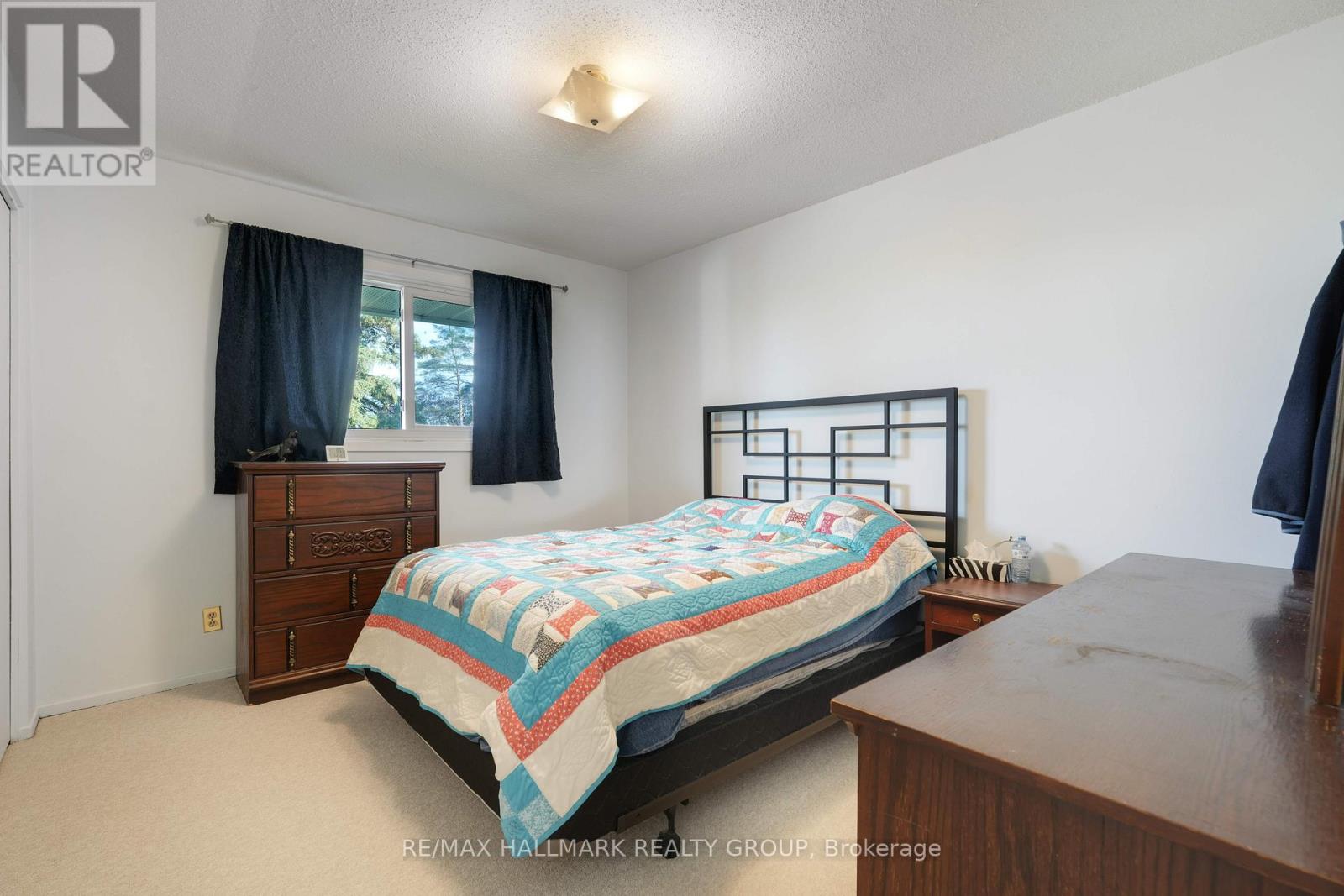 5758 Third Line Road N