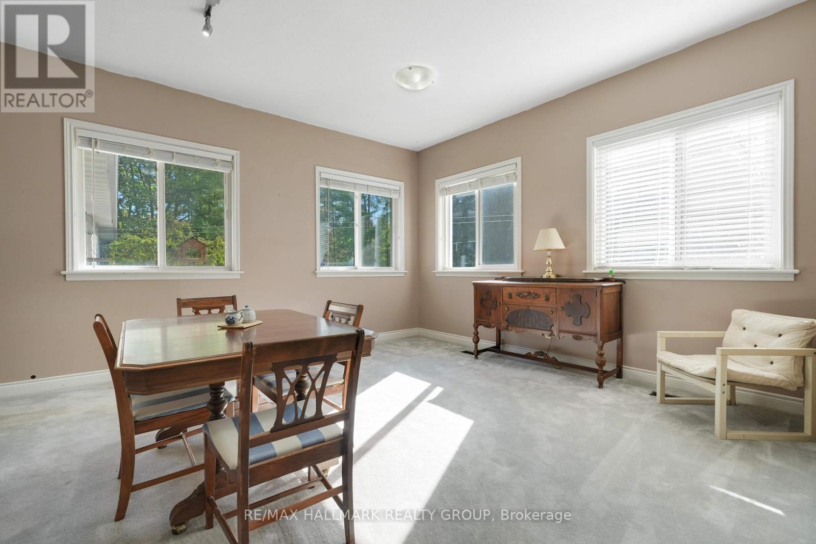 5758 Third Line Road N