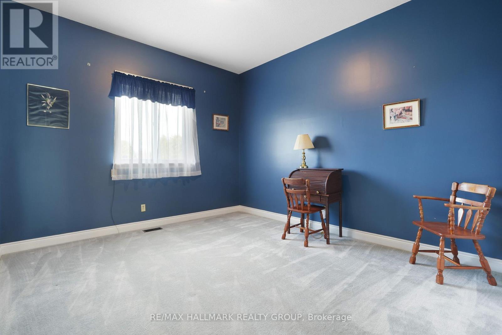 5758 Third Line Road N