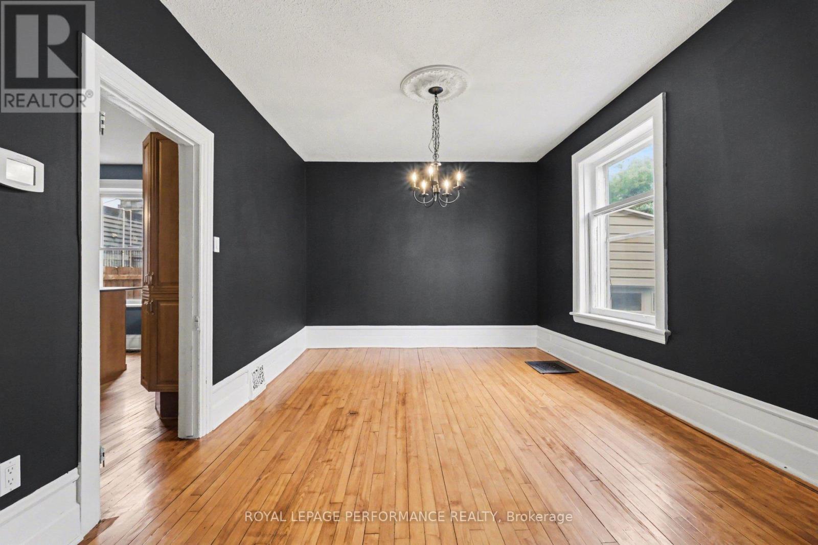 506 Wentworth Avenue