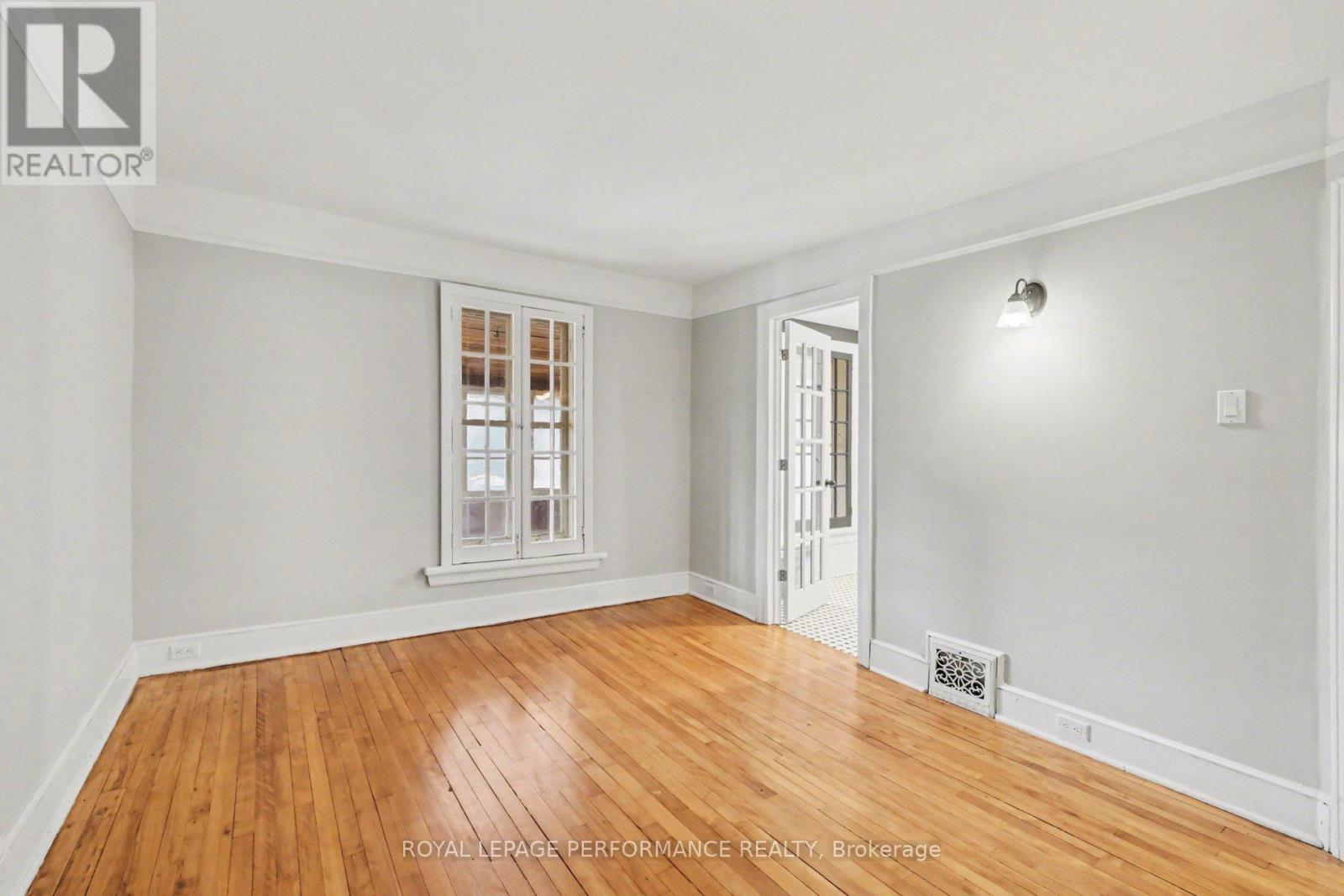 506 Wentworth Avenue