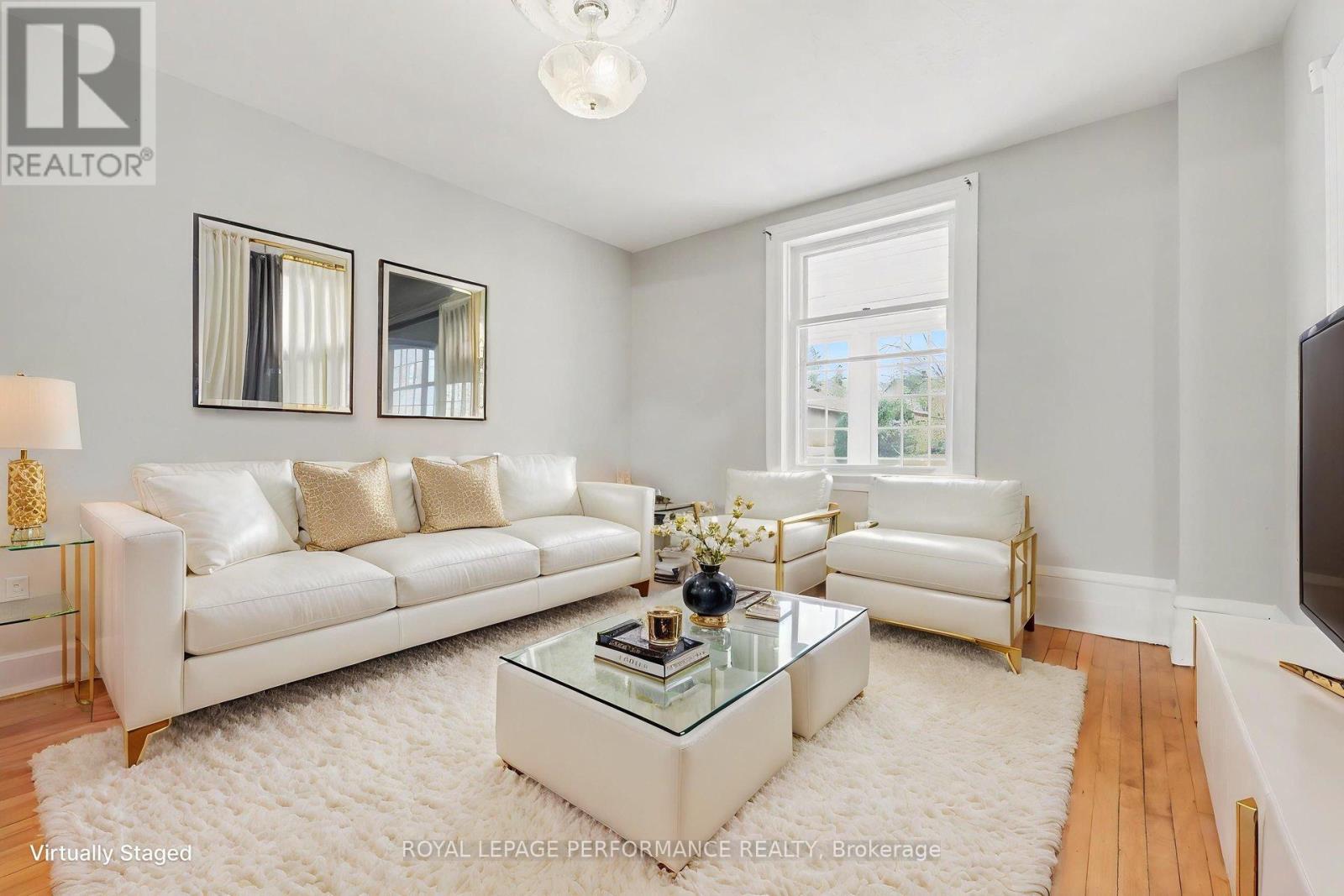 506 Wentworth Avenue
